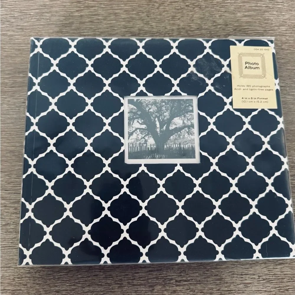 Photo Album Black & White 180-ct 4x6